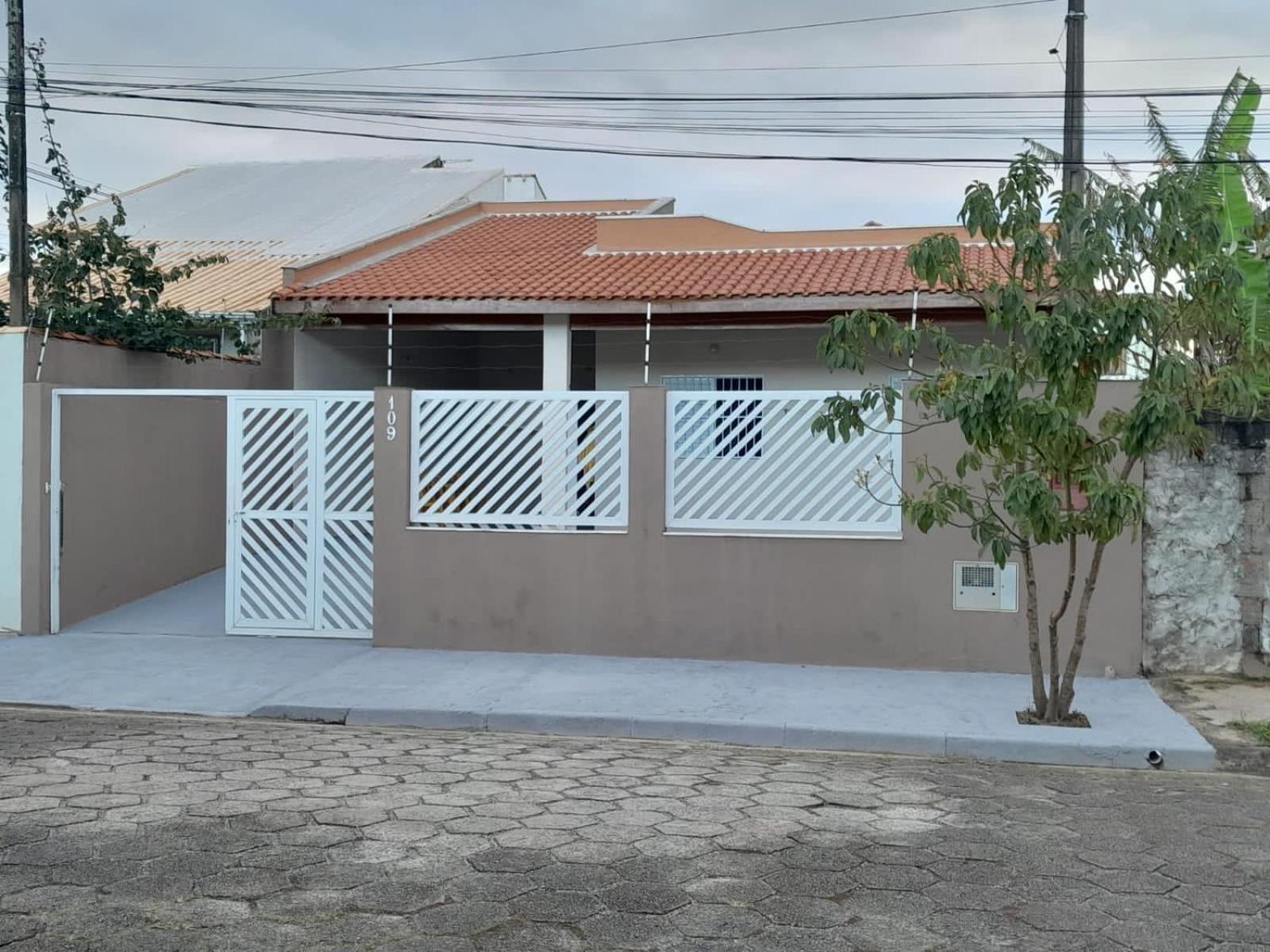 Casa - Otima Localizacao *