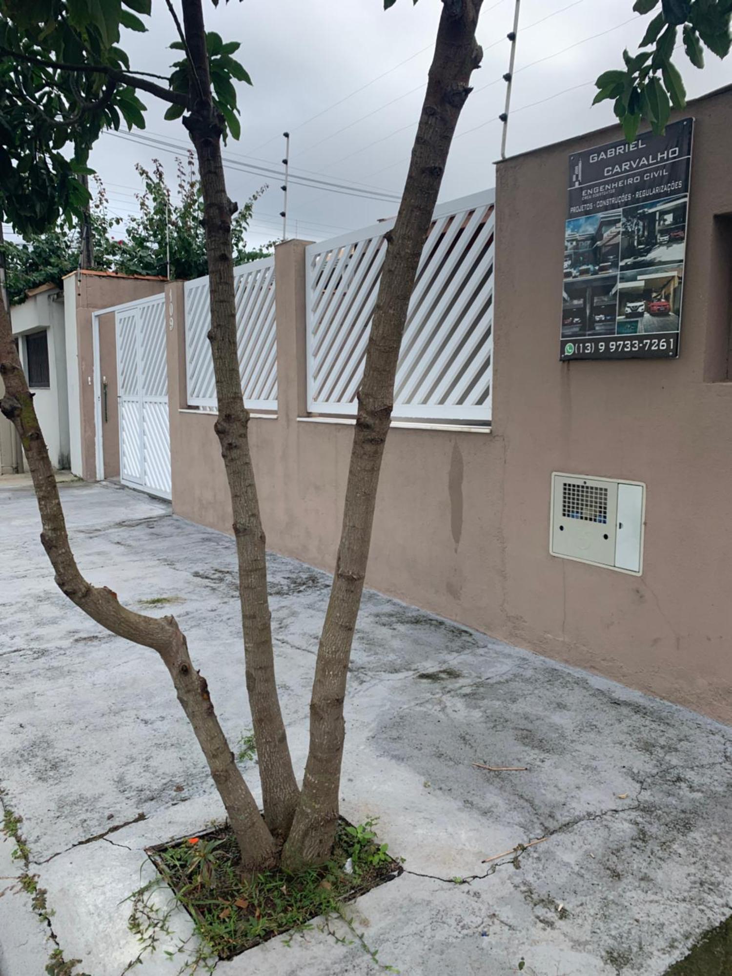Casa - Otima Localizacao *